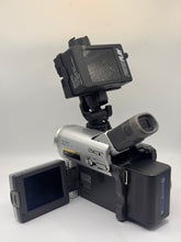 Load image into Gallery viewer, TAPELESS SONY HANDYCAM DVR-TRV33
