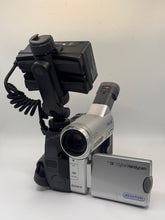 Load image into Gallery viewer, TAPELESS SONY HANDYCAM DVR-TRV33
